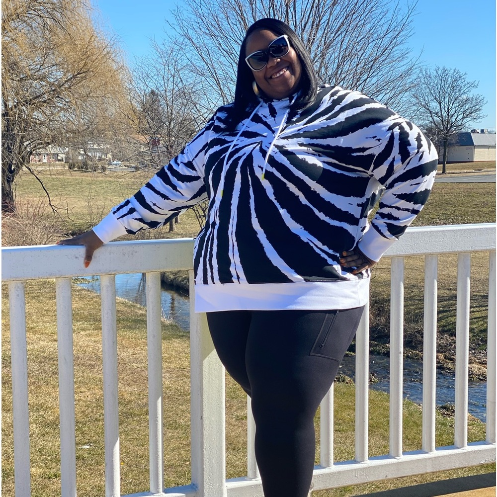 Fabletics jasmine side slit pullover hoodie